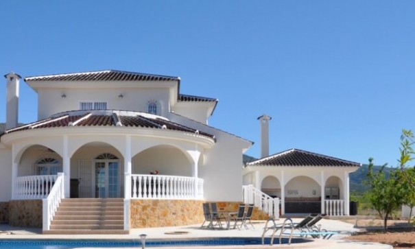 Chalet Independiente - Venta - Pinoso - Pinoso