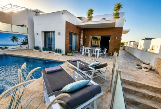Chalet Independiente - Venta - San Miguel de Salinas -
                San Miguel de Salinas