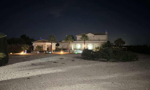 Chalet Independiente - Venta - SAX - SAX