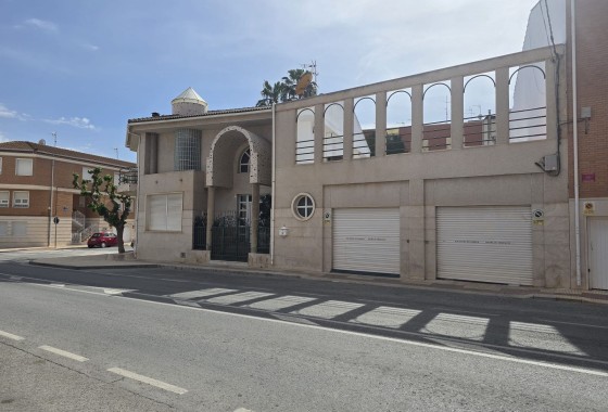 Chalet Independiente - Venta - SAX -
                SAX