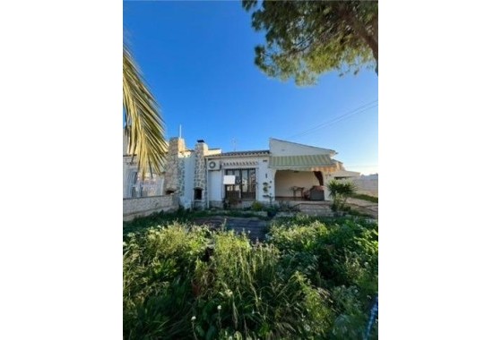 Chalet Independiente - Venta -
        Torrevieja - C2R-27574