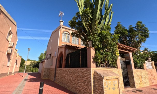 Chalet Independiente - Venta - Torrevieja - El Acequión - Los Náufragos