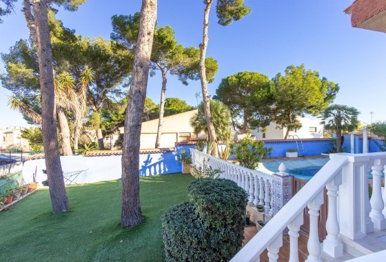 Chalet Independiente - Venta - Torrevieja - Los Balcones