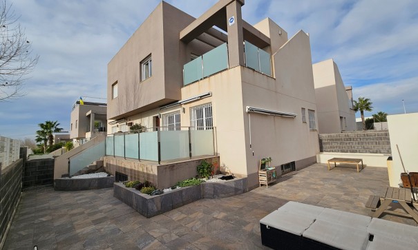 Chalet Independiente - Venta - Torrevieja - Torrevieja