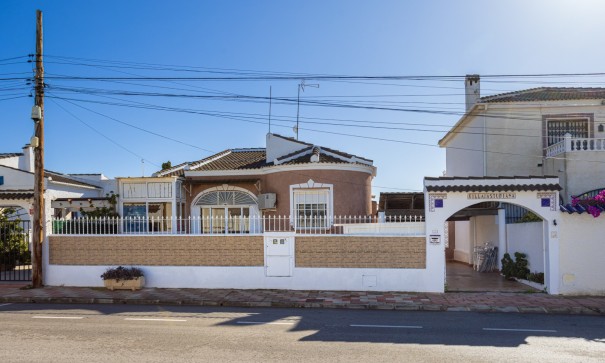 Chalet Independiente - Venta - Torrevieja - Urbanización San Luis