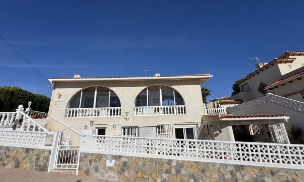 Chalet Independiente - Venta - Villamartín - Villamartín