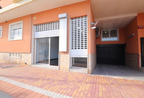 Comercial - Venta - Formentera del Segura -
                Formentera - Village