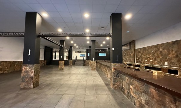 Comercial - Venta - Torrevieja - Paseo maritimo