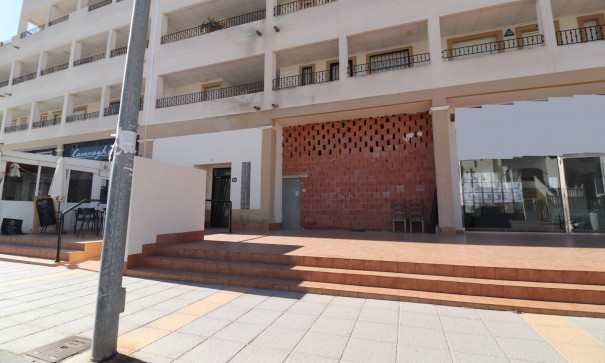 Commercial - Revente - Los Montesinos - Laguna Green