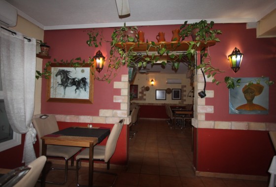 Commercial - Revente -
        Torrevieja - C7J-44540