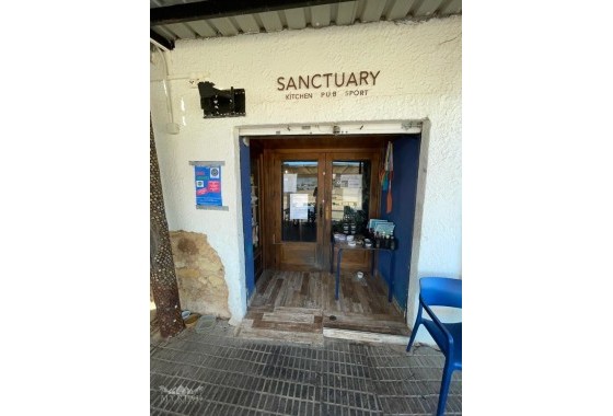 Commercieel - Herverkoop -
        Pinoso - C8P-75786