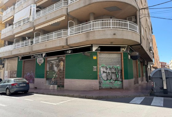 Commercieel - Herverkoop -
        Torrevieja - 00816