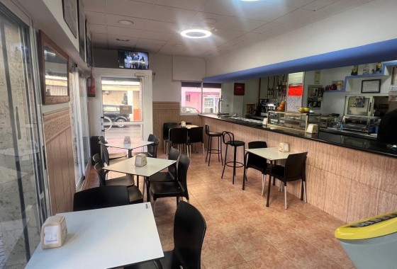 Commercieel - Herverkoop - Torrevieja - Estacion de autobuses