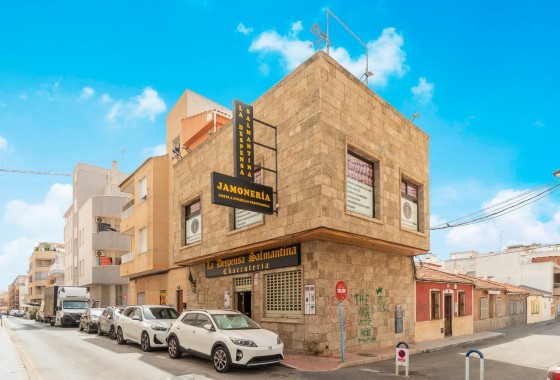 Commercieel - Herverkoop - Torrevieja -
                Paseo maritimo