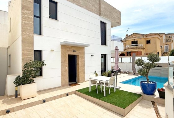 Detached Villa - Herverkoop - Orihuela Costa - Villamartín