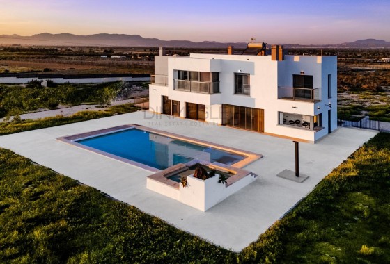 Detached Villa - Resale - La Marina -
                La Marina