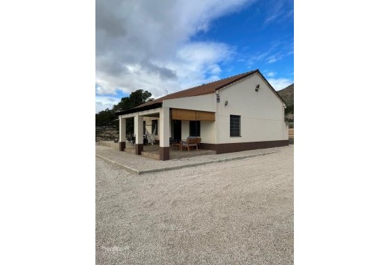 Detached Villa - Resale - Macisvenda -
                Macisvenda