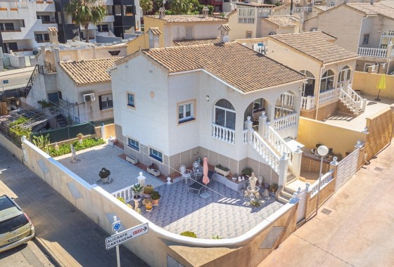 Detached Villa - Resale - Orihuela Costa -
                Los Altos