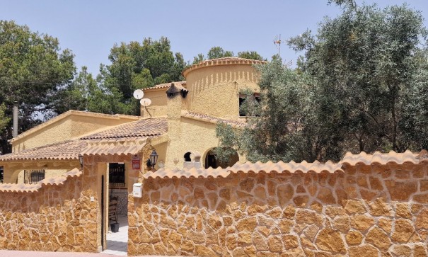 Detached Villa - Sale - Las Filipinas - Las Filipinas