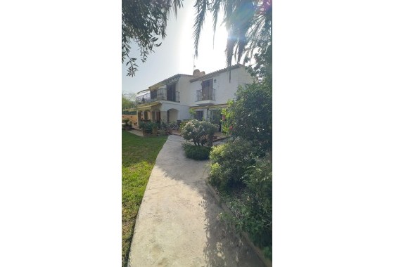 Detached Villa - Sale - Orihuela Costa - Punta Prima