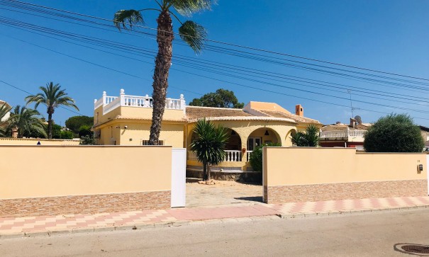 Detached Villa - Sale - Torrevieja - 0