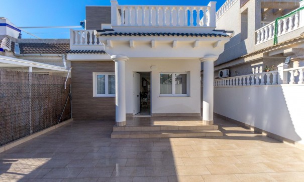 Detached Villa - Sale - Torrevieja - El chaparral