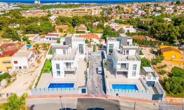 Detached Villa - Sale - Torrevieja - Los Balcones