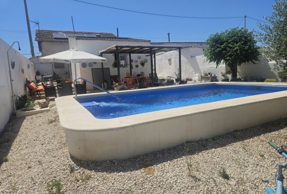Finca / Landhaus - Wiederverkauf - Dolores -
                Dolores
