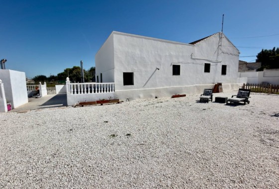 Finca / Landhaus - Wiederverkauf - Dolores -
                Dolores