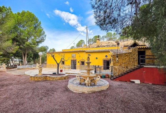 Finca / Landhaus - Wiederverkauf - Pinoso - Pinoso