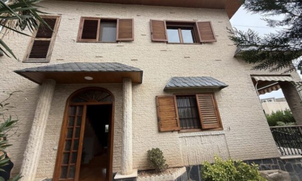 Freistehende Villa - Resale - Elda - Elda