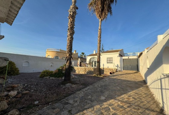 Freistehende Villa - Resale -
        Torrevieja - C2R-37327