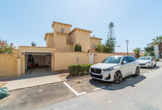 Freistehende Villa - Resale - Torrevieja - Cala de cabo cervera