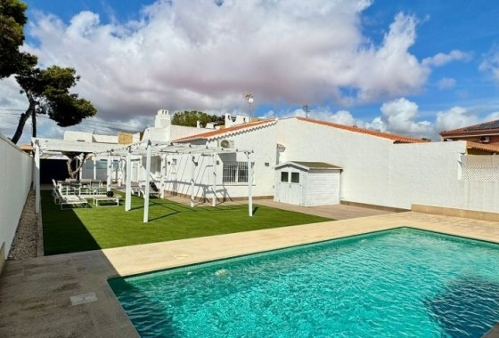 Freistehende Villa - Resale - Torrevieja - Torrevieja