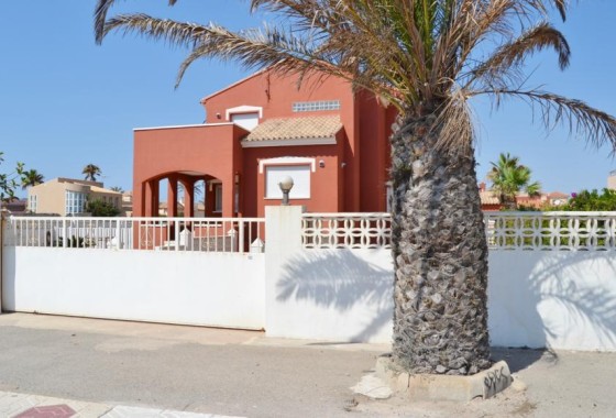 Freistehende Villa - Wiederverkauf - La Manga del Mar Menor - La Manga