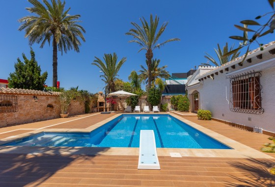 Freistehende Villa - Wiederverkauf - Orihuela Costa - Punta Prima