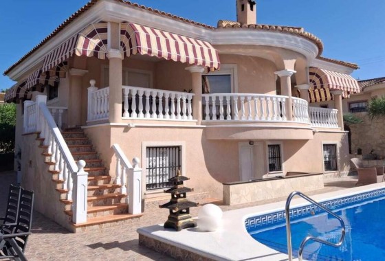 Freistehende Villa - Wiederverkauf - Rojales - Rojales