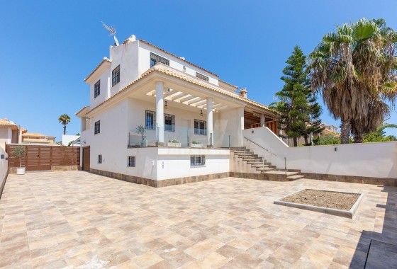 Freistehende Villa - Wiederverkauf - Torrevieja - Aguas Nuevas