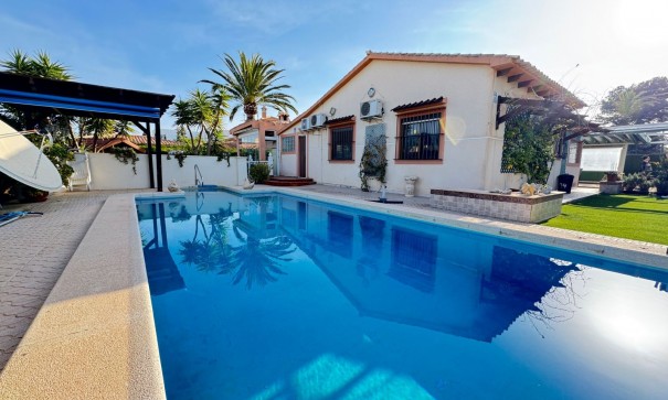 Fristående villa - Återförsäljning - Cabo Roig - Cabo Roig