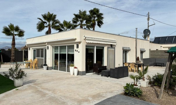 Fristående villa - Återförsäljning - Crevillente - Crevillente