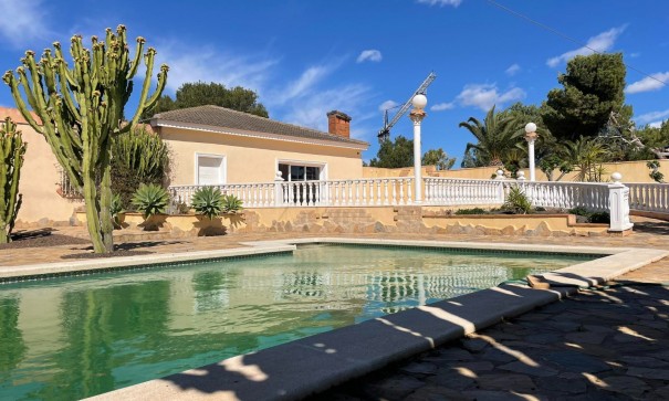 Fristående villa - Återförsäljning - Orihuela Costa - Villamartín
