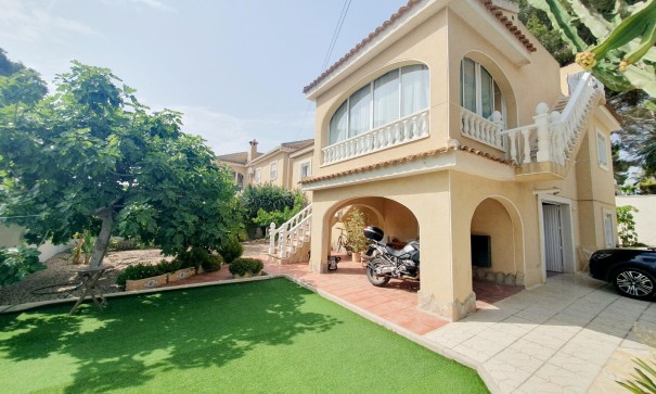 Fristående villa - Återförsäljning - Torrevieja - Los Balcones