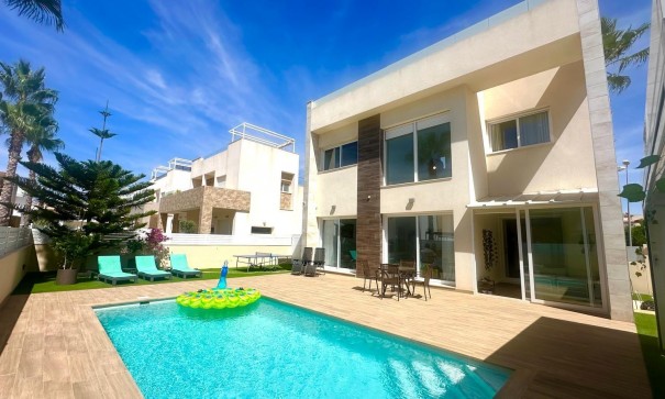 Fristående villa - Återförsäljning - Torrevieja - Miramar - Torre del Moro