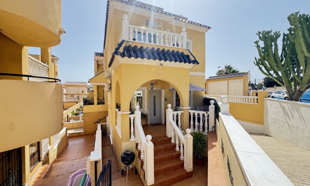 Fristående villa - Återförsäljning - Villamartín - Villamartín