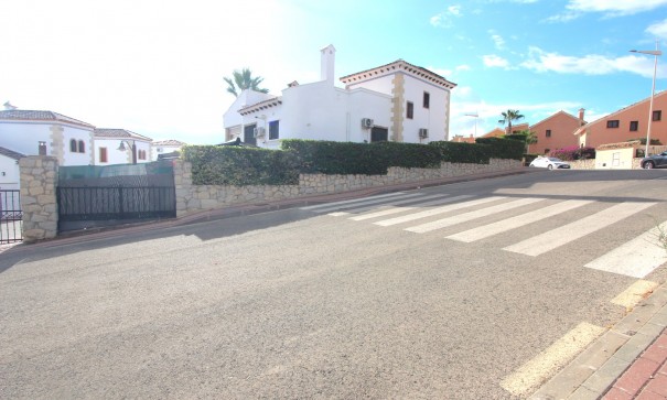 Fritliggende villa - Videresalg - Algorfa - Algorfa (La Finca Golf)