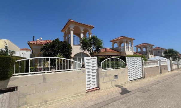 Fritliggende villa - Videresalg - Algorfa - Algorfa