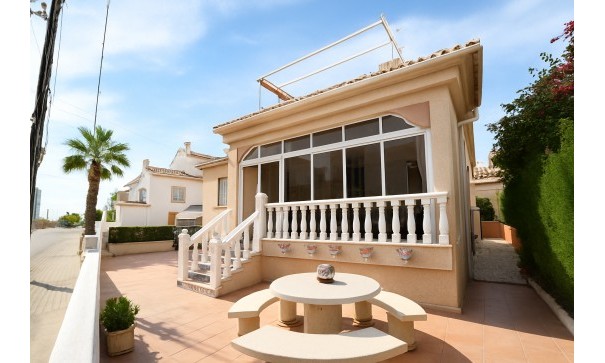 Fritliggende villa - Videresalg - Algorfa - Montemar