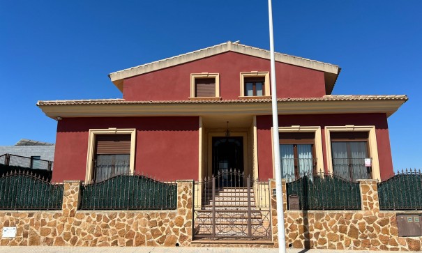 Fritliggende villa - Videresalg - Almoradí - 0