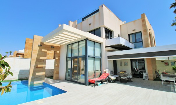 Fritliggende villa - Videresalg - Cabo Roig - Cabo Roig