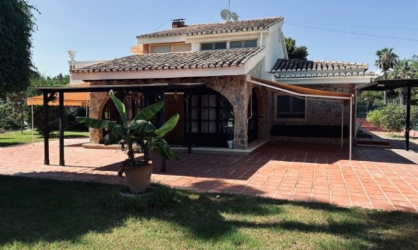 Fritliggende villa - Videresalg - Elche - Elche